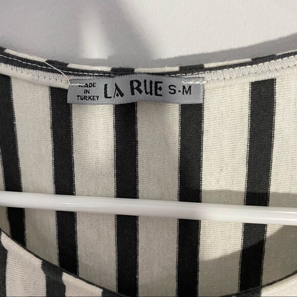 Women’s Sleeveless Striped Crew Neck Ruffle Hemline Dress - Picture 2 of 4